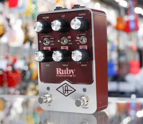 Universal Audio - UAFX Ruby '63 Top Boost Amplifier Pedal 2